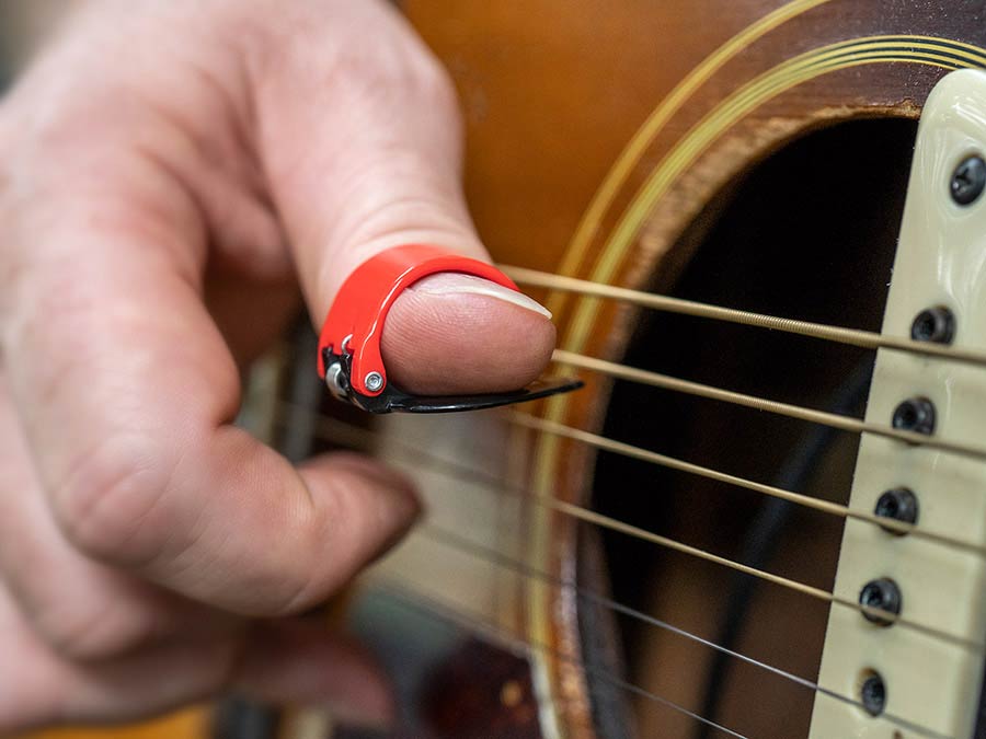 Black Mountain Spring Action Thumb Pick (Light)