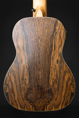 Blackwater Fretless Bass Ukulele (Reduced to Clear)